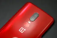 Gallery: The Red OnePlus 6 Sets the Standard For How Red Phones Should Look 4 Red OP6 rear