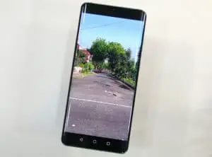 Huawei P30 Pro Review: Impressive, Inconsistent Flagship! 16 huawei p30 pro display