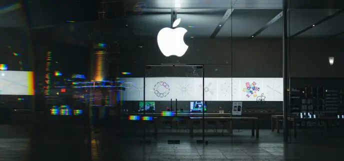 apple iphone 17 ai trail