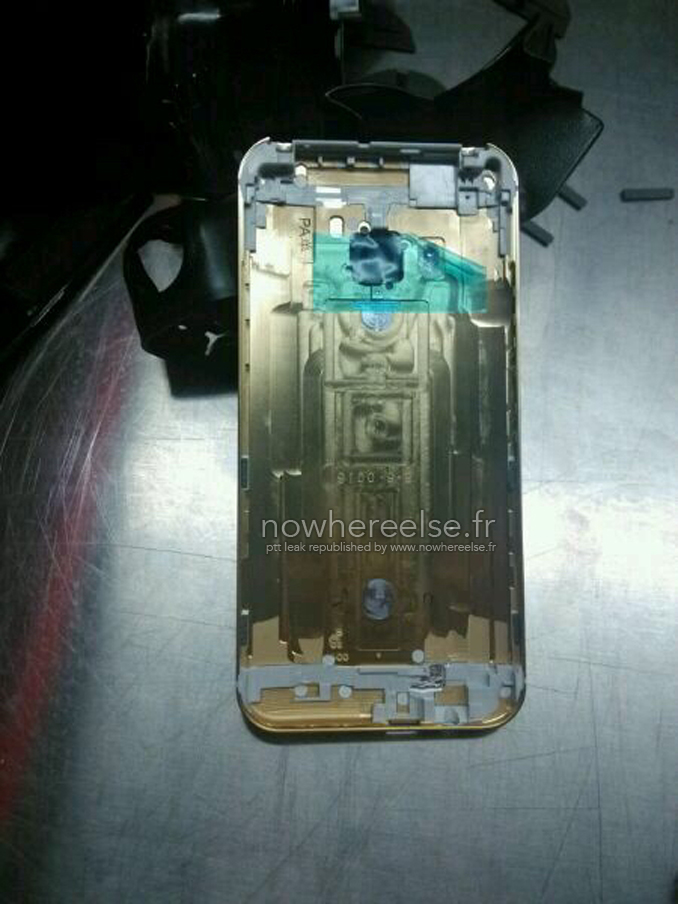 HTC One M9 back leaks in photo