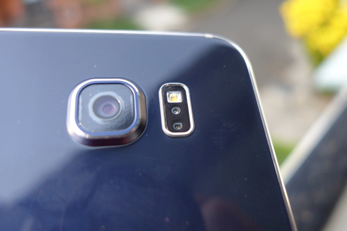 Don't forget remove plastic covering from the LED flash and heart rate sensor on your Galaxy S6 or Galaxy S6 edge
