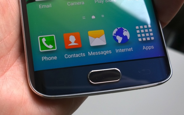 Samsung Galaxy S6 Edge - QHD display and physical home button