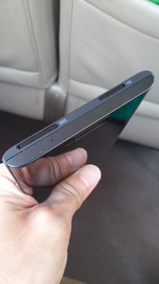 BlackBerry Venice leaks in pictures again; confirms Lollipop and a 18MP OIS camera 4 BlackBerry-Venice