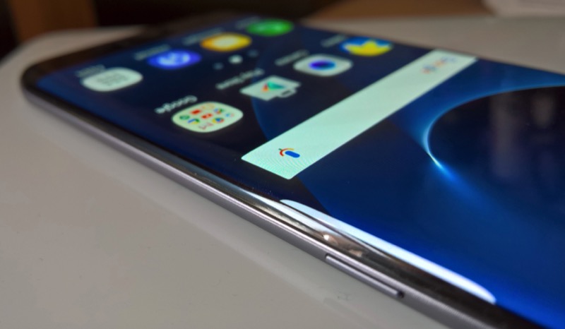 Samsung Galaxy S7 edge - edge view