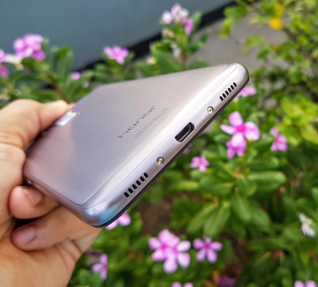 Honor 5c bottom