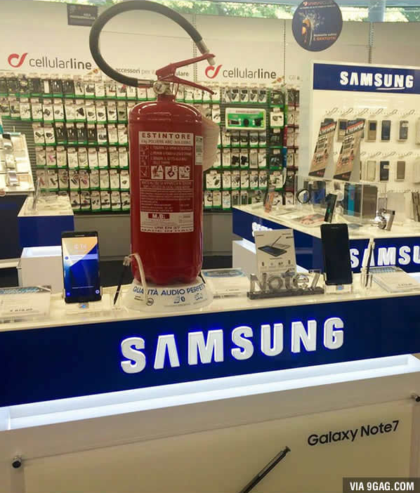 Note 7 memes - Note 7 with Fire Extinguisher