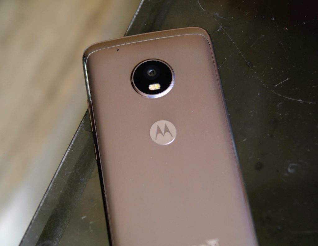Moto G5 Plus Rear Shot table