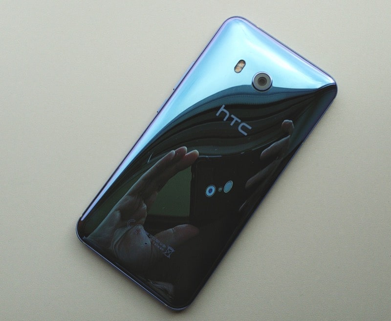 HTC U11 rear view