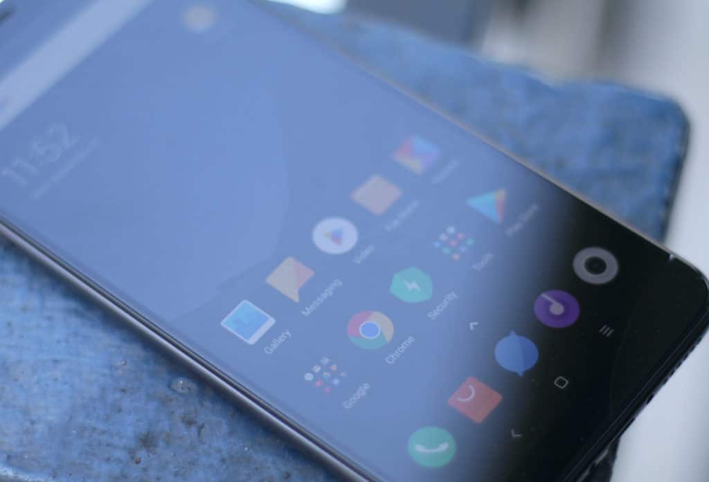 Poco F1 Display shiny