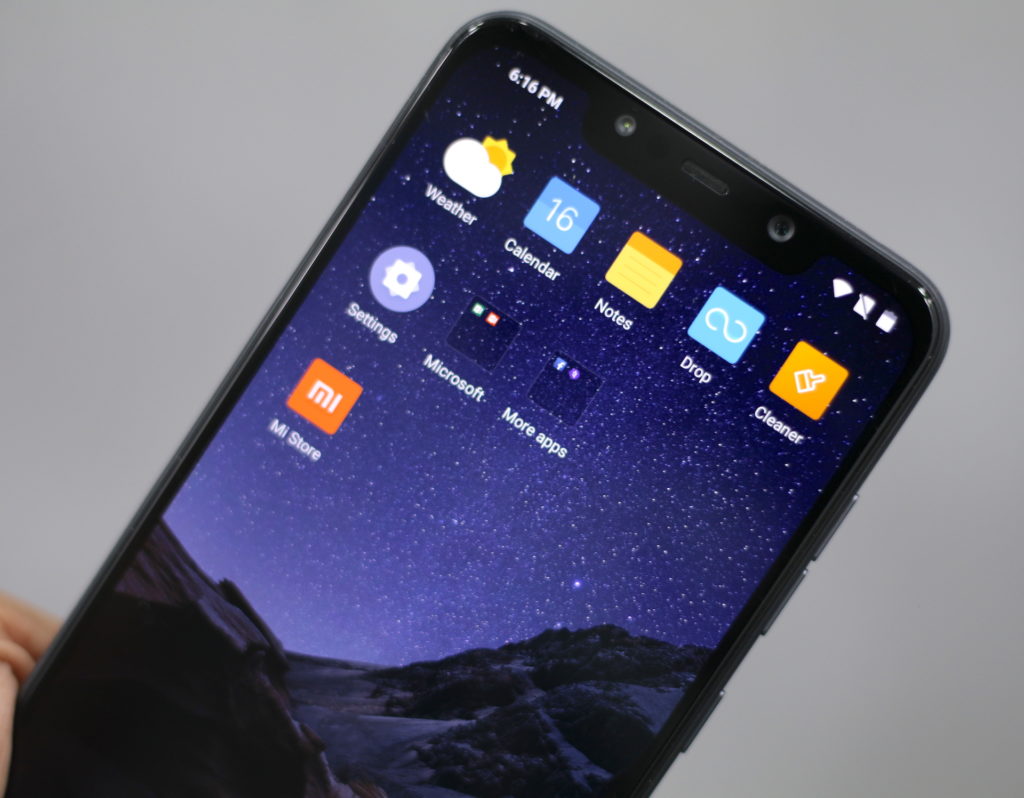 Poco F1 display