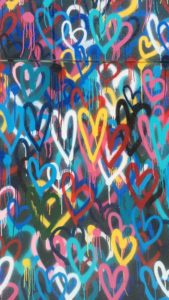 heart painted wall 4k d4 1440x2560