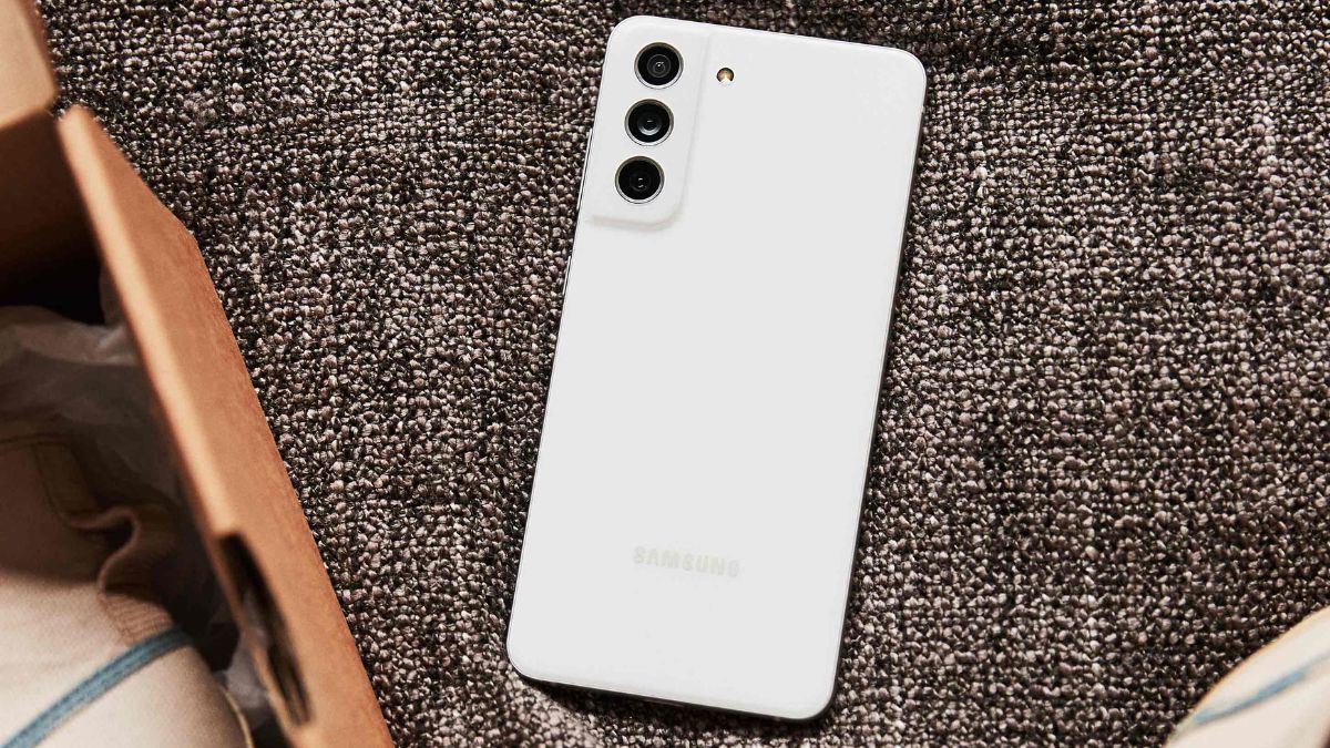 Samsung lança Galaxy S23 FE no Brasil; confira tudo sobre novo celular