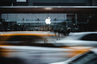 apple foldable iphone focused features