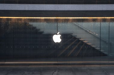 apple ditches china for india