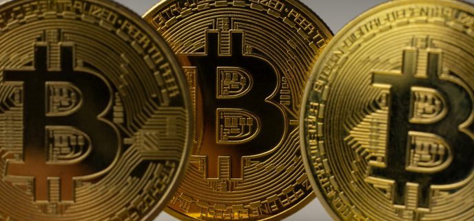 bitcoin closes above 106k 1