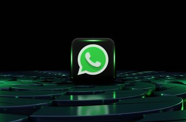 meta puts ads in whatsapp 1